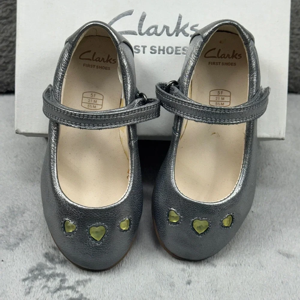Clarks First Shoes Silver Leather Mary Jane Flats Yellow Heart Girls Size 5F 21M